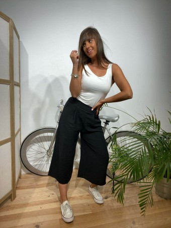 Pantalón Culotte NOAN Negro | Ropa Low Cost | HEVE