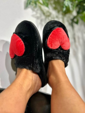 Zapatilla Casa Corazón CHEERFUL Negro HEVE