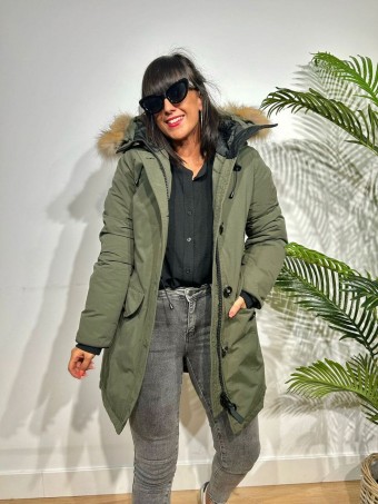 Trench Acolchada Capucha QUANTIKO Verde Militar HEVE