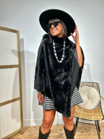 Poncho Pelo WHARMBY Negro HEVE