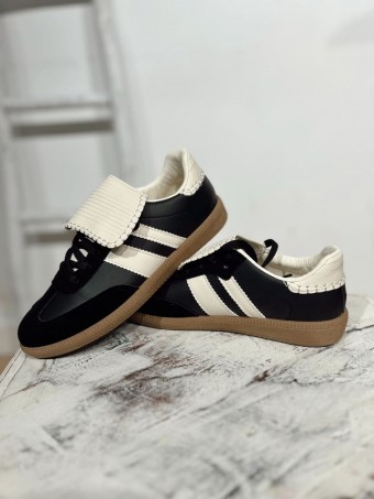 Zapatilla Streetwear Lengüeta HYEENA Negro HEVE