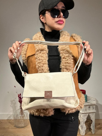 Bolso Básico Solapa SYABIL Beige HEVE