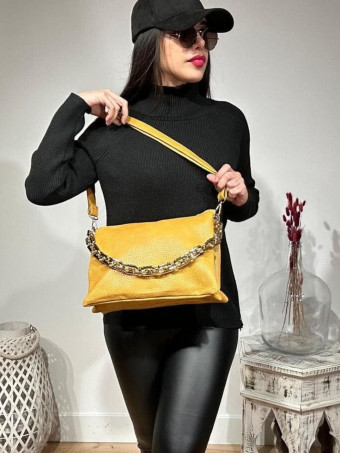 Bolso Abatanado Cadena CHESSAN Ocre HEVE