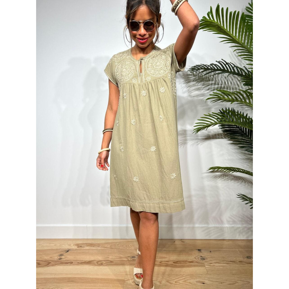 Vestido Rústico Bordado AMISHA Khaki HEVE Vestido Rústico Bordado AMISHA Khaki HEVE