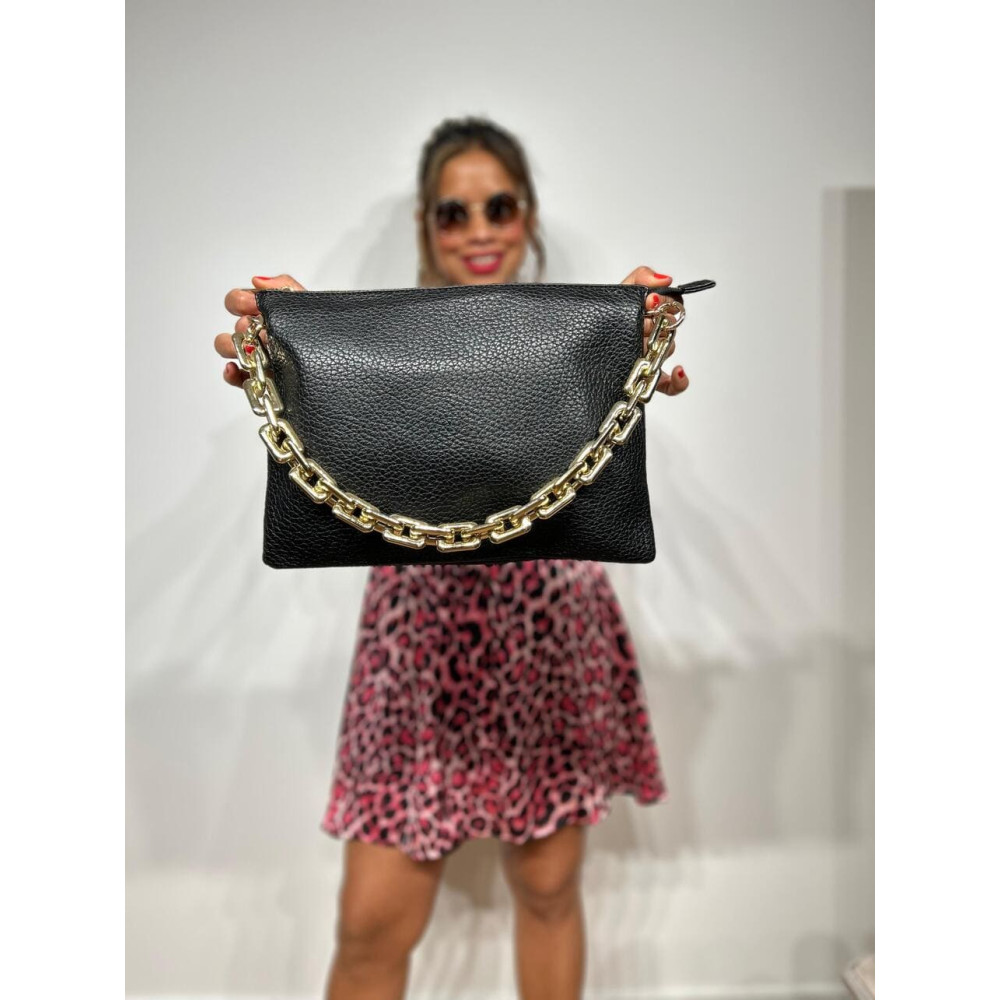 Bolso Abatanado Cadena CHESSAN Negro heve Bolso Abatanado Cadena CHESSAN Negro heve