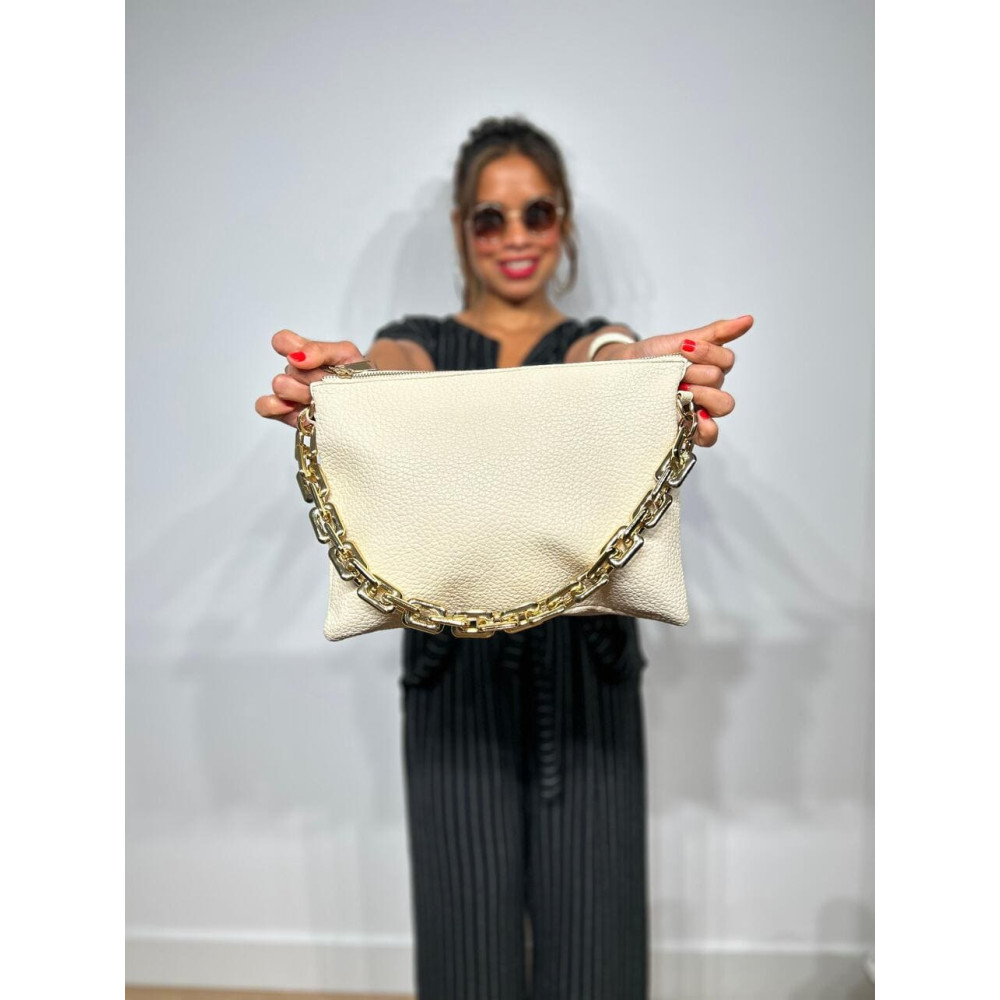 Bolso Abatanado Cadena CHESSAN Beige heve Bolso Abatanado Cadena CHESSAN Beige heve
