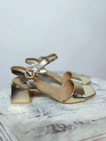 Sandalia Tacón Hebilla Joya AILURA Oro HEVE