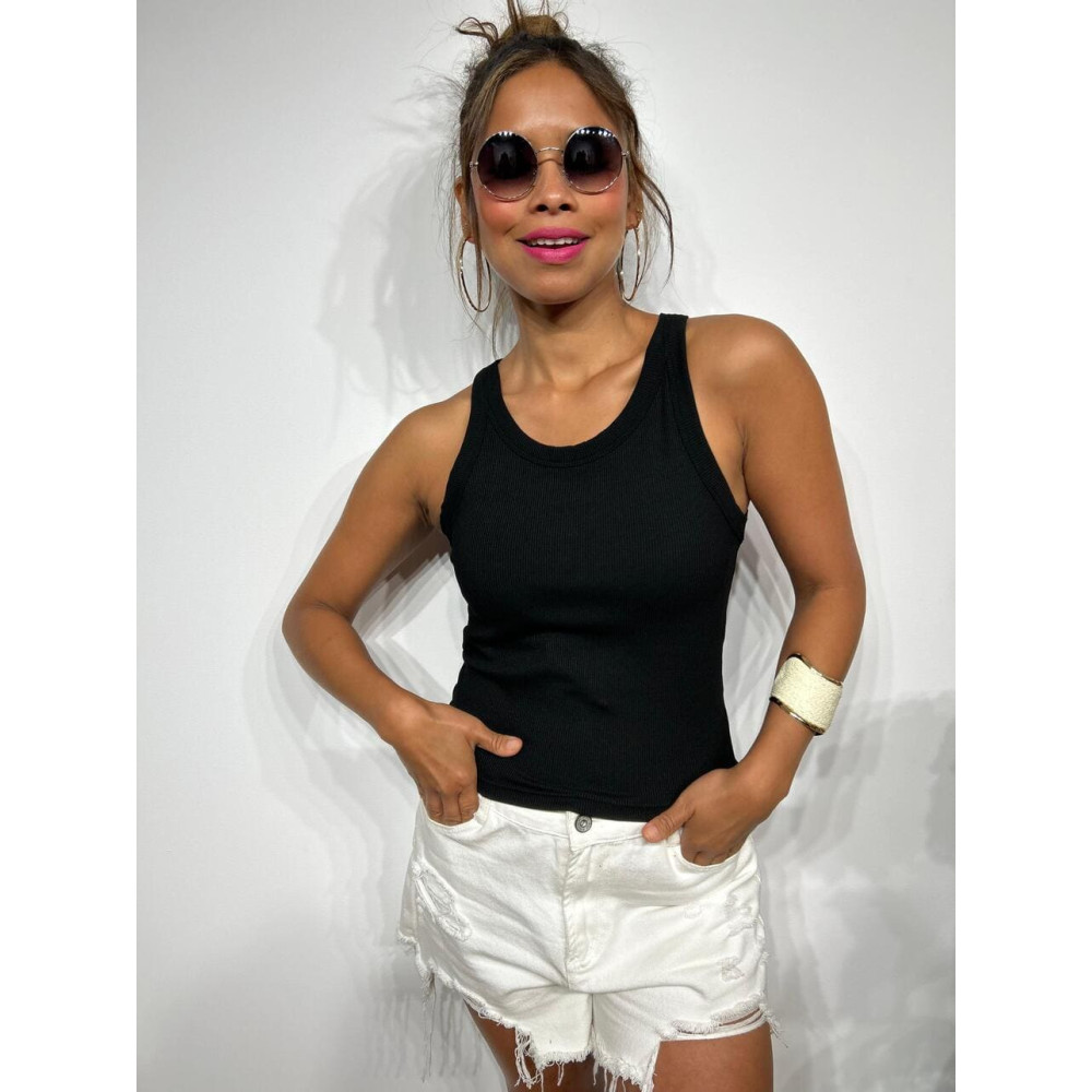 Camiseta Básica con Copas CHEKKO Negro HEVE Camiseta Básica con Copas CHEKKO Negro HEVE