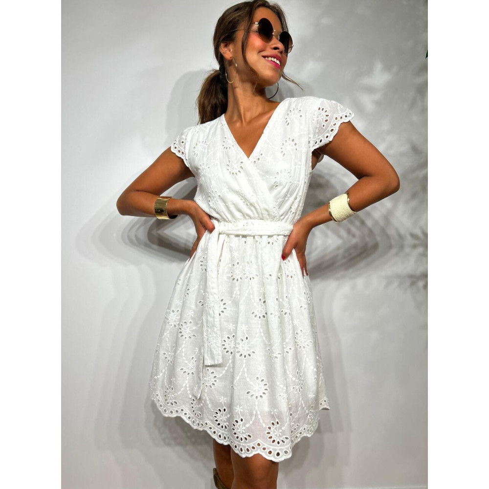 Vestido Corto Bordado Perforado SAMANDRIEL Blanco HEVE Vestido Corto Bordado Perforado SAMANDRIEL Blanco HEVE