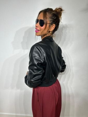 Bomber Cropped Polipiel FEBILA Negro HEVE