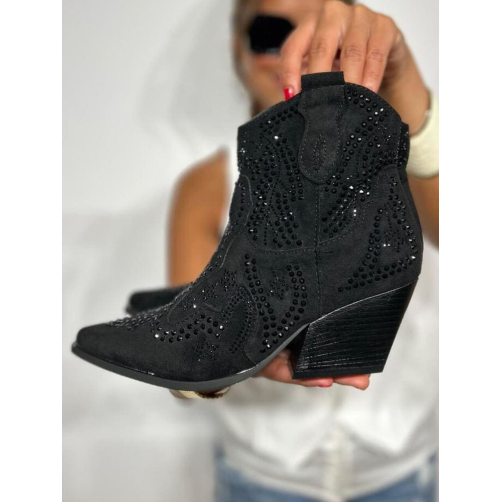Botín Campero Tachas DELTROY Negro HEVE