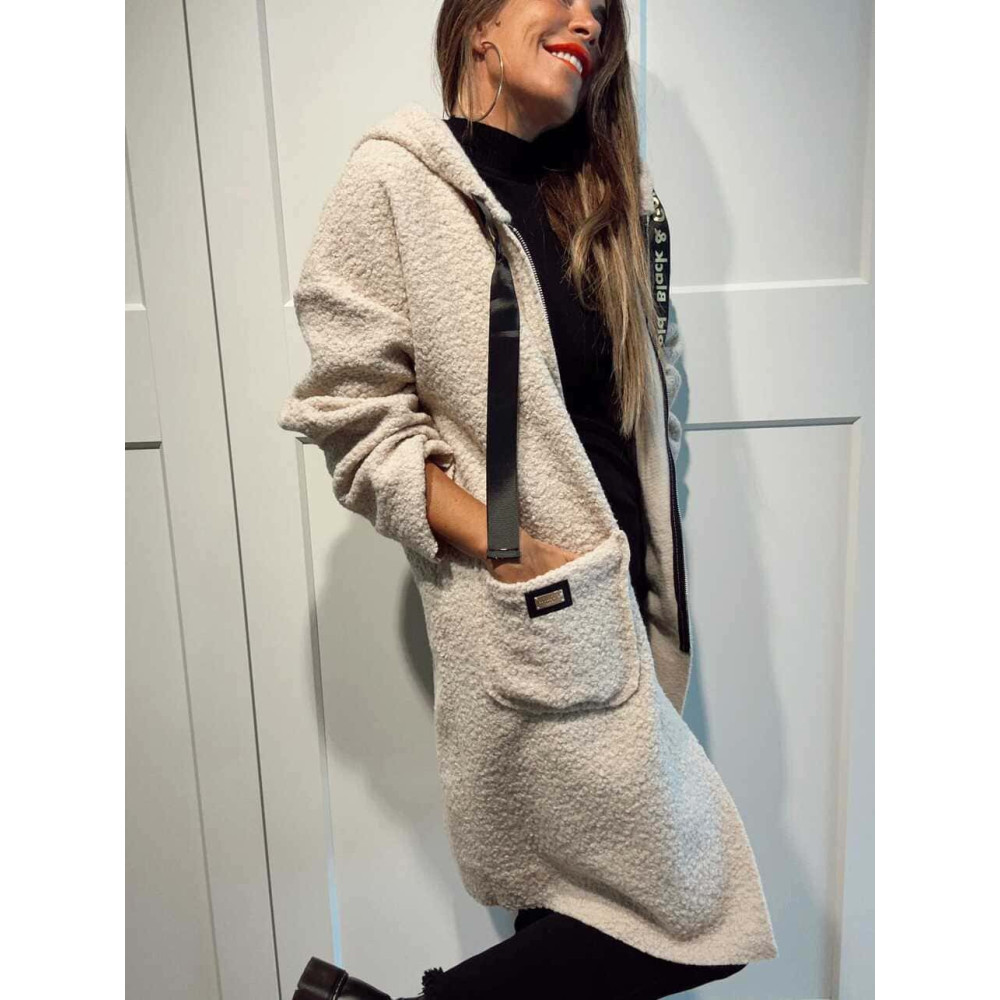Abrigo Rizo DANCE AND IMPRESS Beige HEVE Abrigo Rizo DANCE AND IMPRESS Beige HEVE