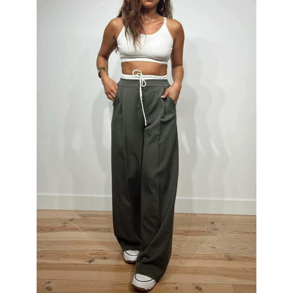 Pantalón Ancho Cintura Doble SPIKED Verde Militar HEVE Pantalón Ancho Cintura Doble SPIKED Verde Militar HEVE