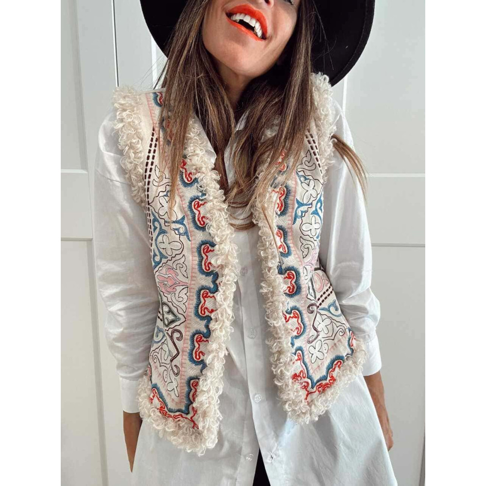 Chaleco Antelina Bordado PERSIKA HEVE