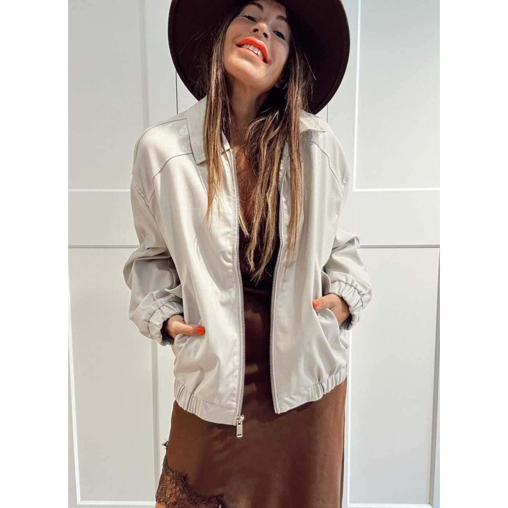 Cazadora Retro Polipiel KORBEL Beige HEVE Cazadora Retro Polipiel KORBEL Beige HEVE
