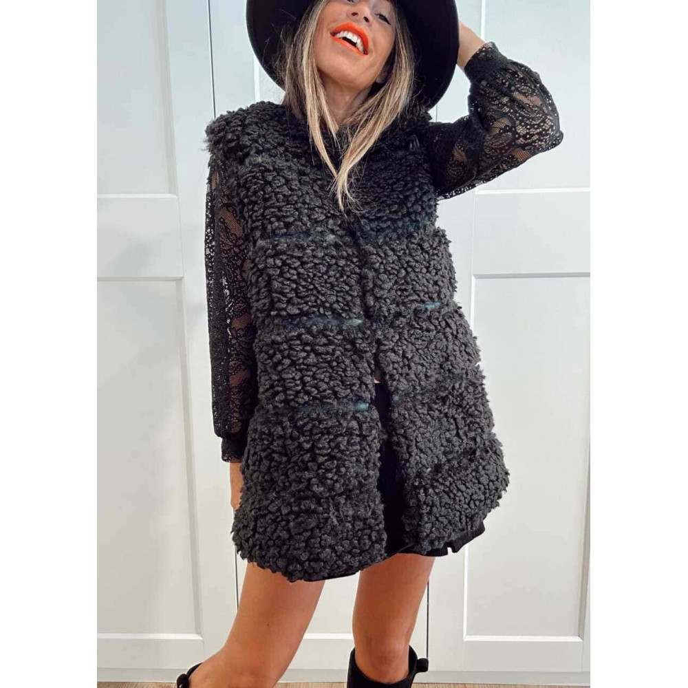 Chaleco Sherpa Rizado NORELDA Negro HEVE Chaleco Sherpa Rizado NORELDA Negro HEVE