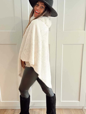 Poncho Pelo WHARMBY Crudo HEVE