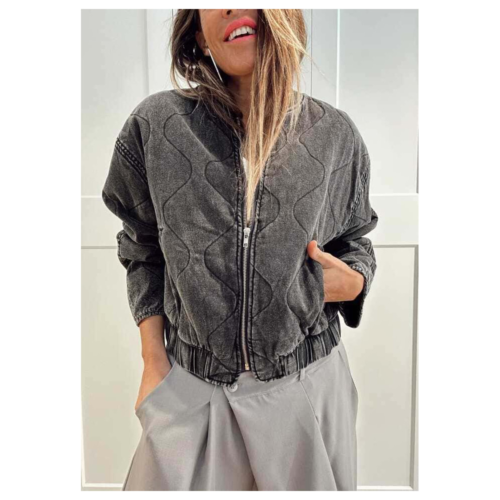 Cazadora Bomber Vaquera Ondas AVENYA Negro HEVE Cazadora Bomber Vaquera Ondas AVENYA Negro HEVE