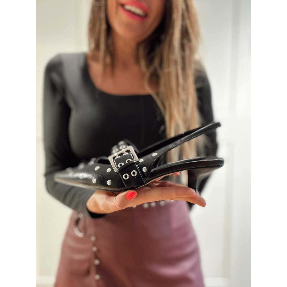 Zapato Destalonado Tachas KATRINA Negro HEVE