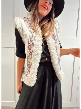 Chaleco Borreguito Bordado Floral IOLANTHE HEVE