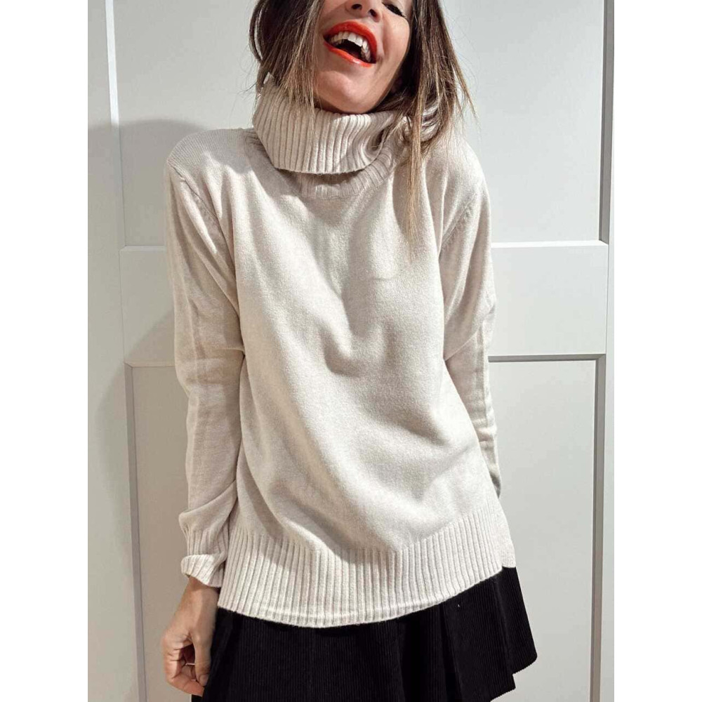 Jersey Básico Cuello Vuelto HALLENITTA Beige HEVE