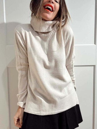 Jersey Básico Cuello Vuelto HALLENITTA Beige HEVE