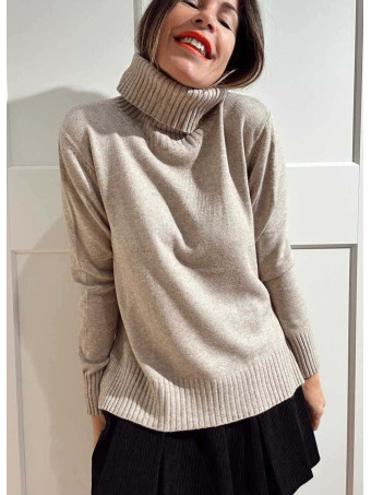 Jersey Básico Cuello Vuelto HALLENITTA Taupe HEVE