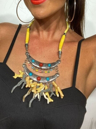 Collares