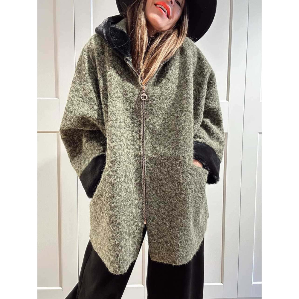 Chaquetón Oversize con Capucha VELVISSY Verde Militar HEVE