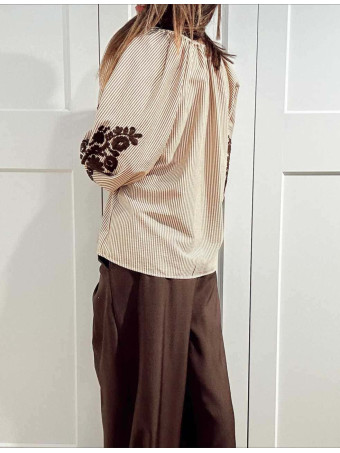Blusa Abullonada Rayas y Bordados HAZEL Marrón HEVE