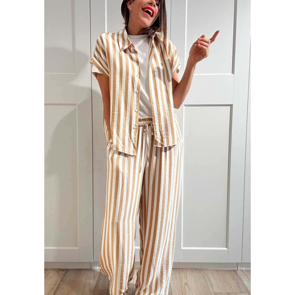 Conjunto Rayas MARÉTH Camel HEVE