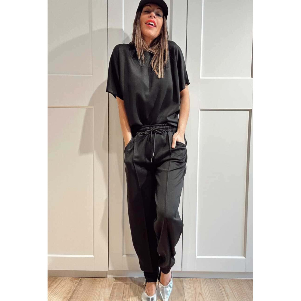 Conjunto Modal Camiseta y Pantalón KYLERAN Negro HEVE