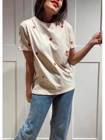 Camiseta Regular Fit Corazones Bordados LOVAK Beige HEVE