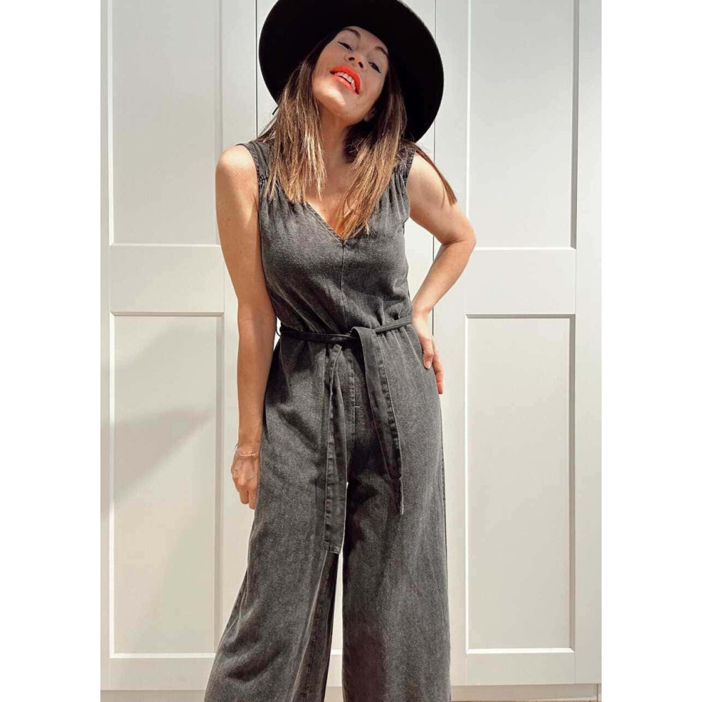 Mono Cropped con Cinturón KYLKYCE Negro HEVE