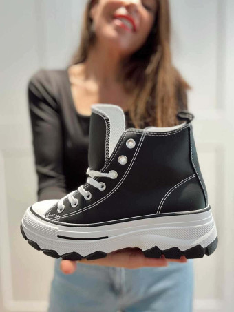 Sneaker Abotinada Piel Sintética STACKED Negro HEVE