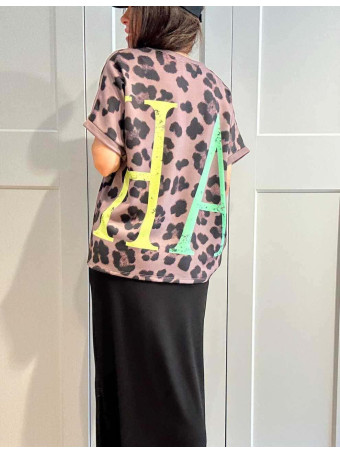 Camiseta Oversize Animal Print YEAH Taupe HEVE