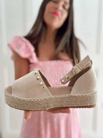 Alpargata Plataforma Tachas KOLKER Beige HEVE