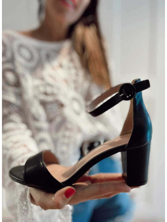 Sandalia con Pulsera SHELBOW Negro HEVE