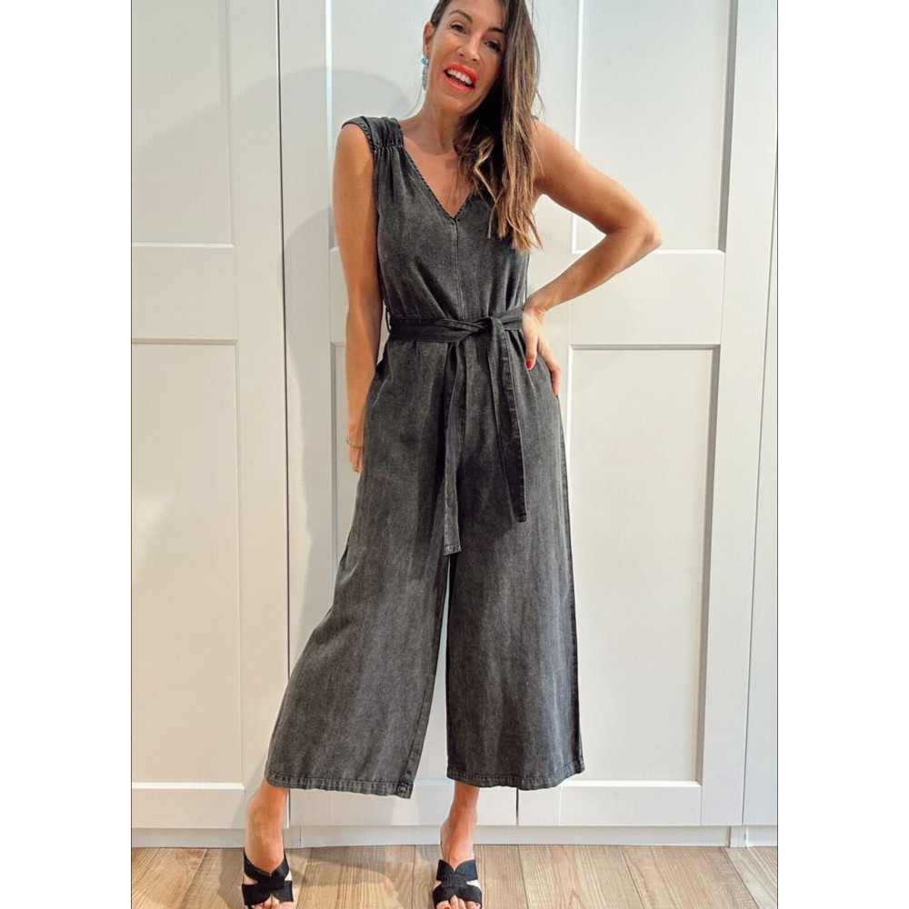 Mono Cropped con Cinturón KYLKYCE Negro HEVE