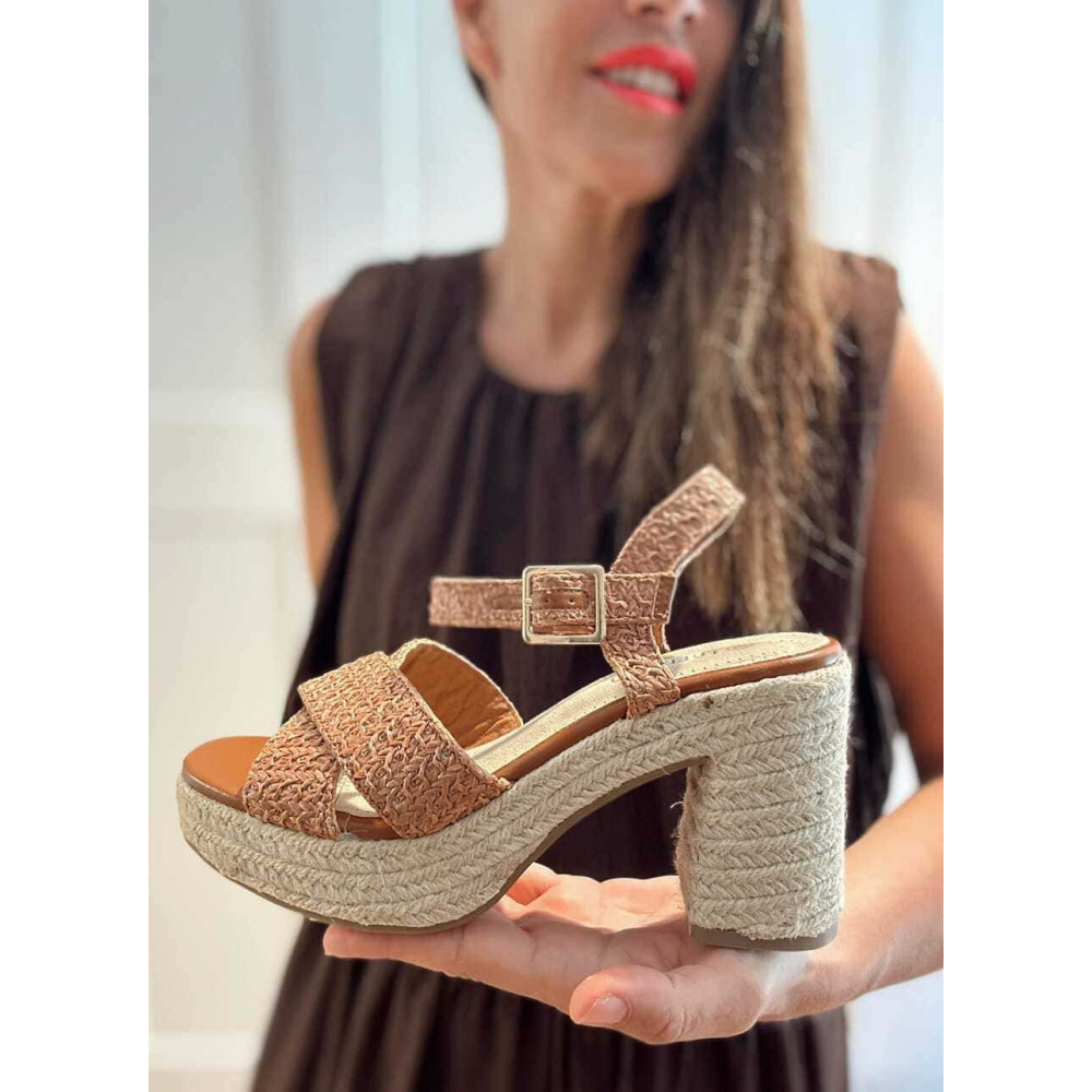 Sandalia Rafia con Tacón y Plataforma NARENZA Camel HEVE