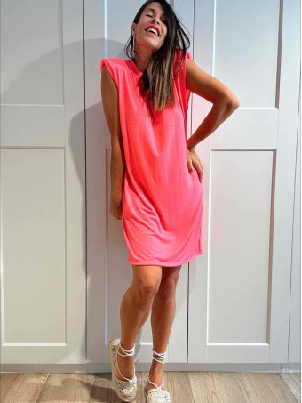 Vestido Corto Hombreras SHATTOU Rosa Flúor HEVE