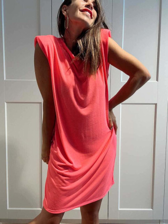 Vestido Corto Hombreras SHATTOU Rosa Flúor HEVE