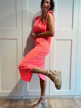 Vestido Básico Hombreras BAMBE Rosa Flúor HEVE