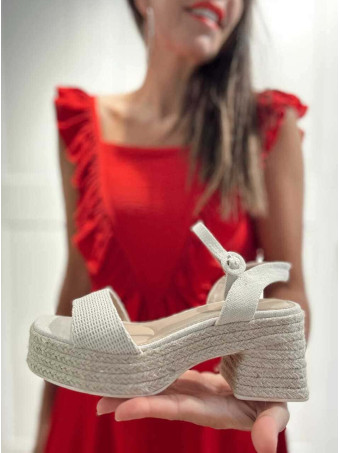 Sandalia Rústica con Plataforma BIRKITTA Beige HEVE