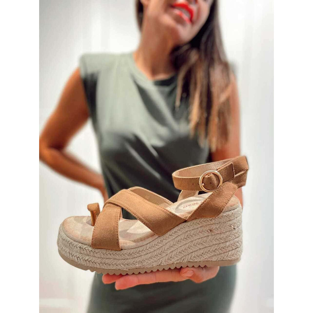 Sandalia Cruzada con Cuña y Plataforma SAVONA Camel HEVE