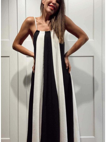 Vestido Rayas con Vuelo MALENA Negro HEVE