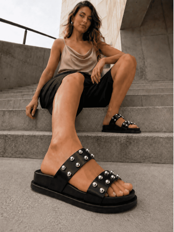 Sandalia Tiras con Tachas KORVIA Negro HEVE