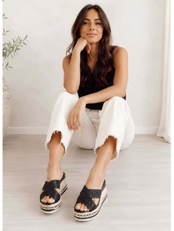 Sandalia Cruzada con Cuña y Plataforma KALAMEA Negro HEVE