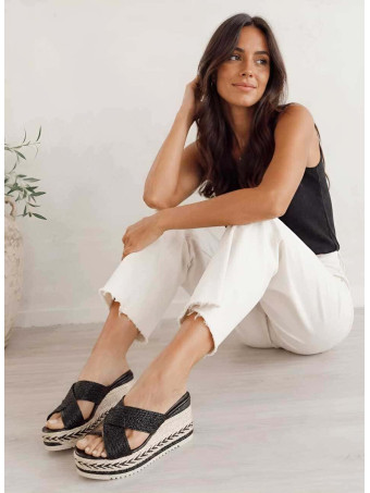 Sandalia Cruzada con Cuña y Plataforma KALAMEA Negro HEVE