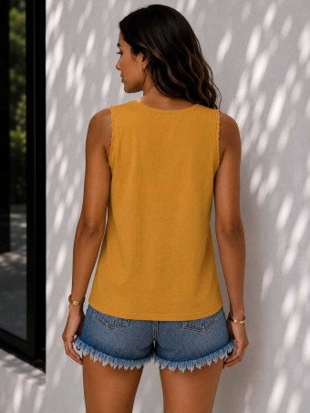 Camiseta Tachas Estrella NIKARA Mostaza HEVE